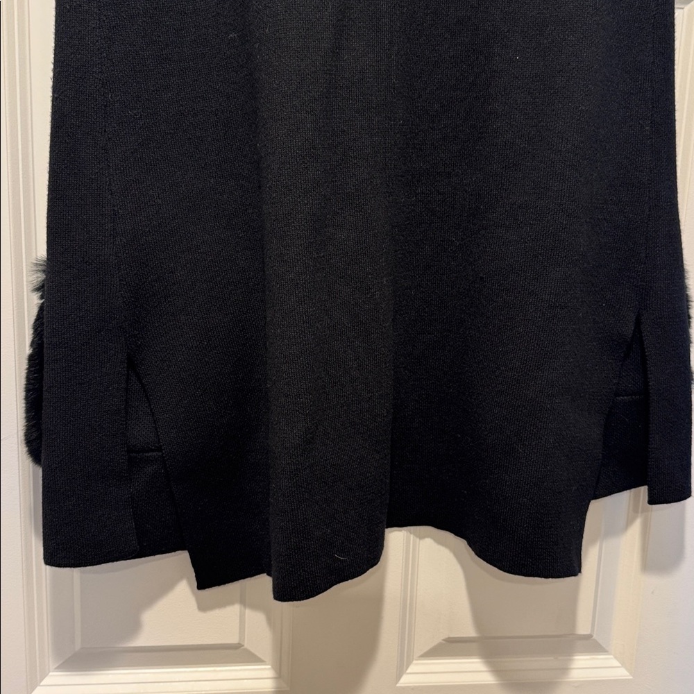 Linda Richard’s Black Sleeveless Vest with rabbit Fur Pockets - Picture 6 of 6